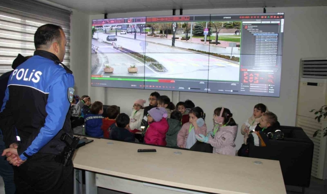Minik öğrencilerden Emniyet Müdürlüğüne ziyaret