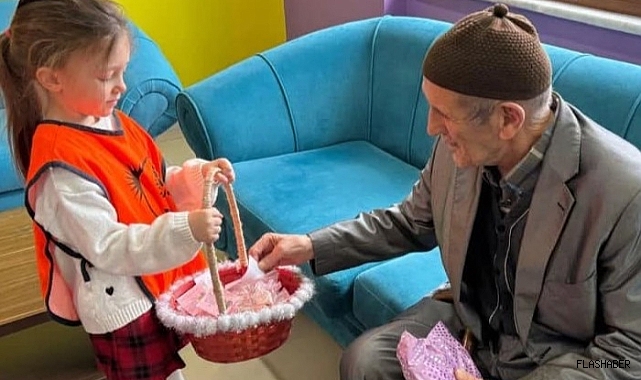 Miniklerden büyüklerine sevgi dolu ziyaret