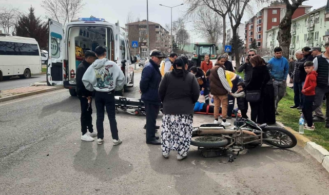 Motosiklet ile otomobil çarpıştı: 1 yaralı
