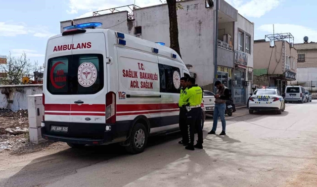 Motosikletin çarptığı yaya yaralandı