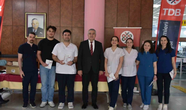 MSKÜ'de 'Ağız Sağlığı Günü'nde diş fırçası ve macun dağıtıldı