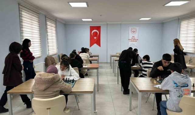 Muş'ta koruma altındaki çocuklar için satranç turnuvası düzenlendi