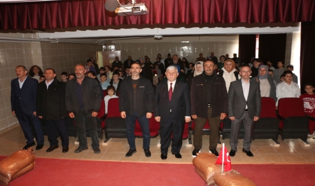 Of'ta öğrenciler Çanakkale Zaferi'nin 110. yılını kutladı