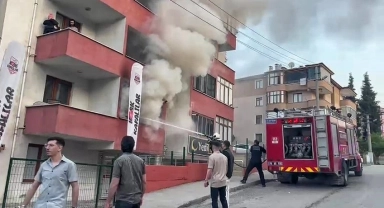 Öğrencilerin kaldığı evde çıkan yangın söndürüldü