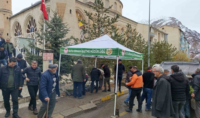 Oltu'da ücretsiz fidan dağıtımı yapıldı