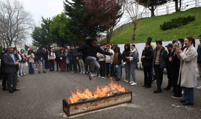 OMÜ'de Nevruzu Bayramı'nı kutlaması