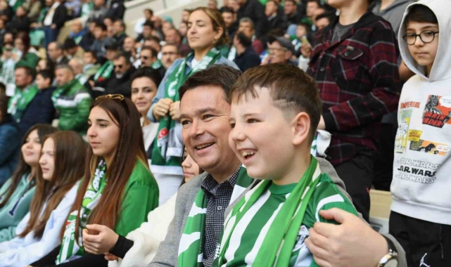 Osmangazili çocuklar maç heyecanı yaşadı