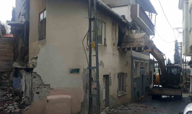 Osmangazililerin güvenliği için metruk binalar yıkılıyor