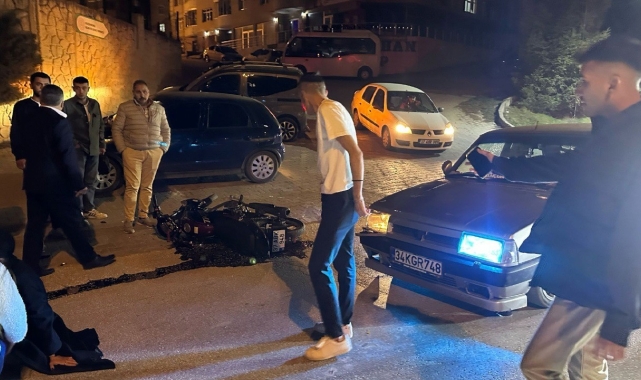 Otomobil ile çarpışan motosikletteki 2 kişi yaralandı