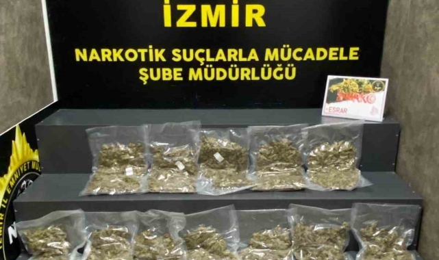 Otomobildeki uyuşturucular, narkotik köpeğine yakalandı