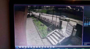 Otomobiliyle taklalar attı