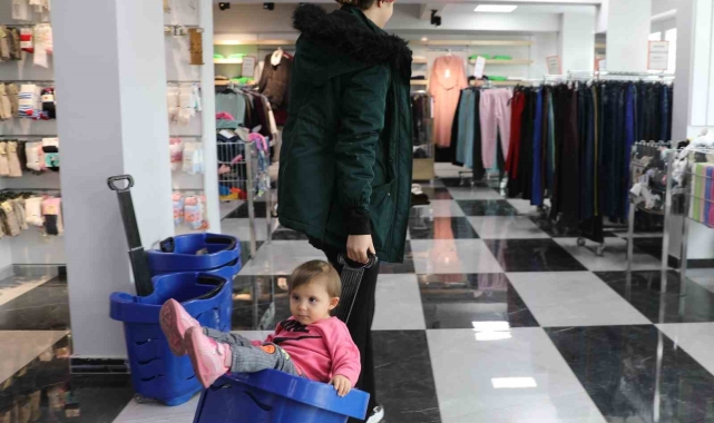Paranın geçmediği mağazada bayramlık alışveriş keyfi