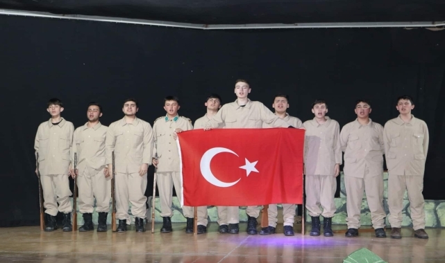 Piraziz'de "Vatan Sağolsun" adlı tiyatro oyunu sahnelendi