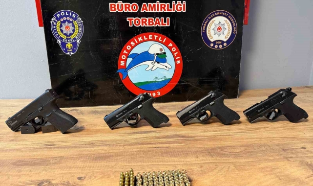 Polisi görünce tarlaya attığı çuvaldan 4 tabanca çıktı