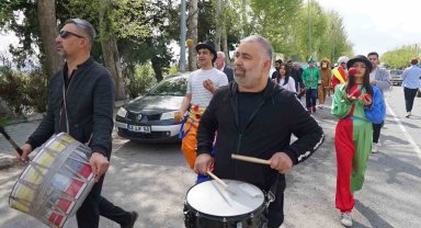 Ramazan Bayramı kortejinde çocuklar doyasıya eğlendi