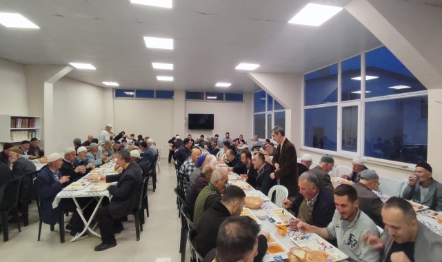 Ramazan boyunca tüm mahalle aynı sofrada buluştu