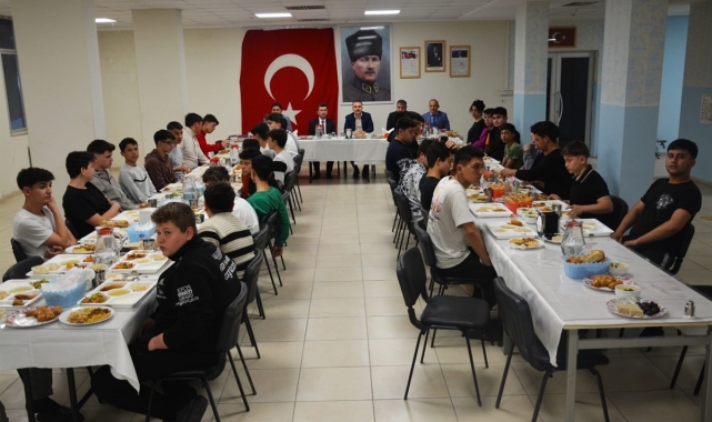 Ramazan'ın bereketi öğrencilere paylaşıldı