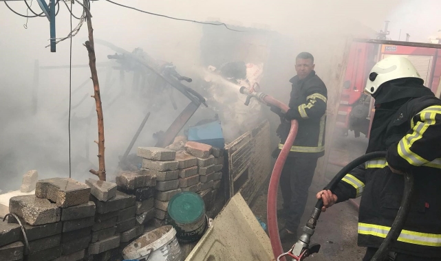 Reyhanlı'da odunluk yangını