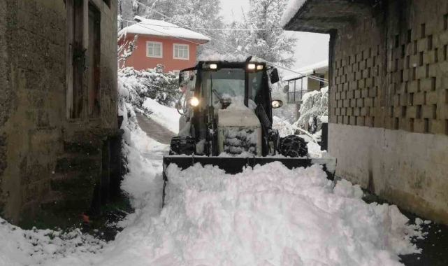 Rize'de 60 köy yolu kar nedeniyle ulaşıma kapandı