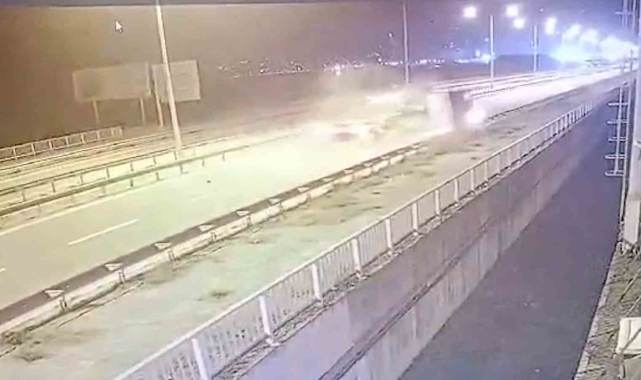 Rize'de çekici ile kamyonet çarpıştı, sürücüleri yaralandı