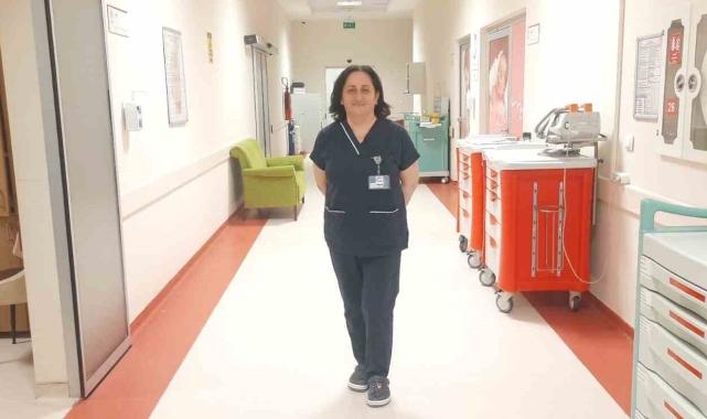 Sağlık Bakanlığı'nın teşekkür belgesi verdiği 37 yıllık ebe: "5 binin üzerine doğuma katıldım"