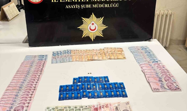Sahte altın satışı için Sivas'a geldiler, polise yakalandılar