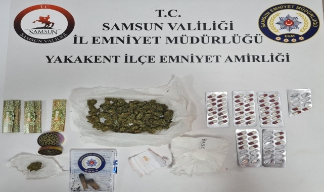 Samsun'da otomobilin döşemesine zulalanmış uyuşturucu ele geçirildi