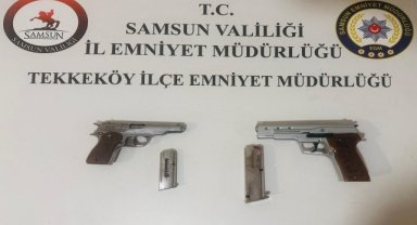 Samsun'da üzerlerinde ruhsatsız tabanca bulunan 2 kişi gözaltına alındı