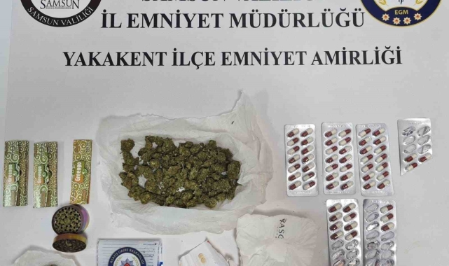 Samsun'da araçta zulalanan uyuşturucu ele geçti: 5 gözaltı