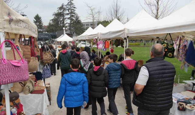 Sanat sokağı 'sıfır atık' teması ile açıldı