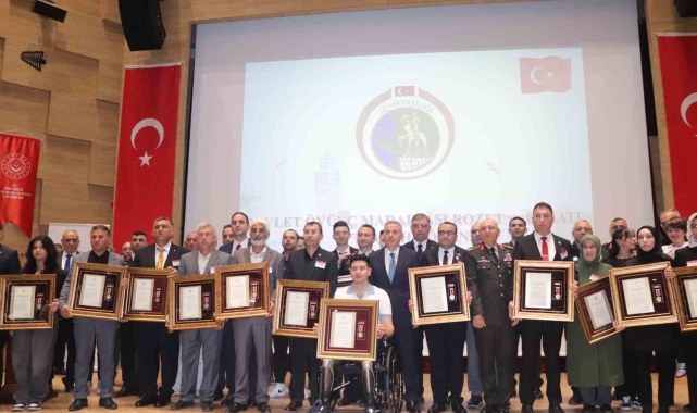 Şehit aileleri ve gazilere Devlet Övünç Madalyası