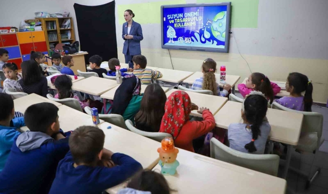 Şehrin yeni 'Su Müfettişleri' rozetlerini aldı