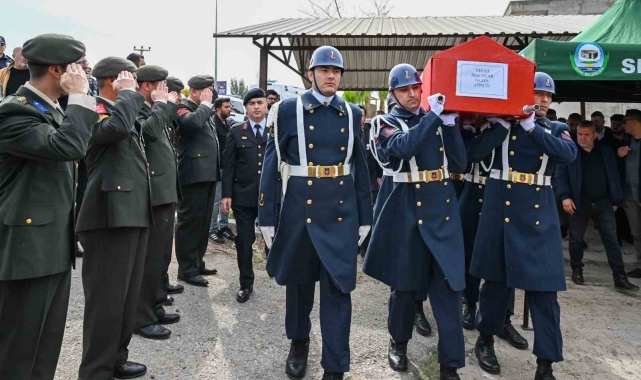 Serik'te terör gazisi törenle defnedildi