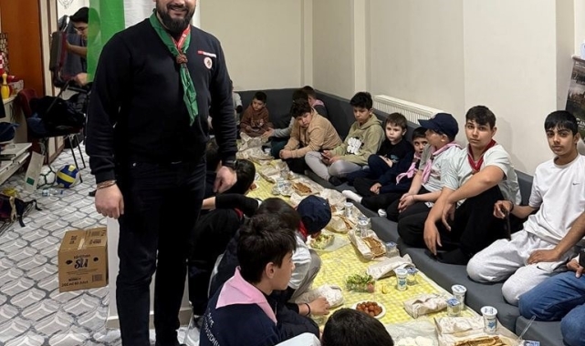 Simav'da Diyanet İzcileri iftarda buluştu