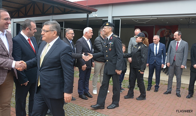 Sinop protokolü bayramlaştı