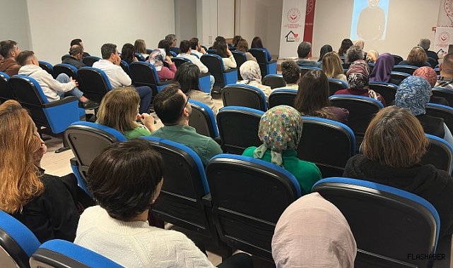 Sinop’ta sağlık personeline koruyucu aile sistemi tanıtıldı