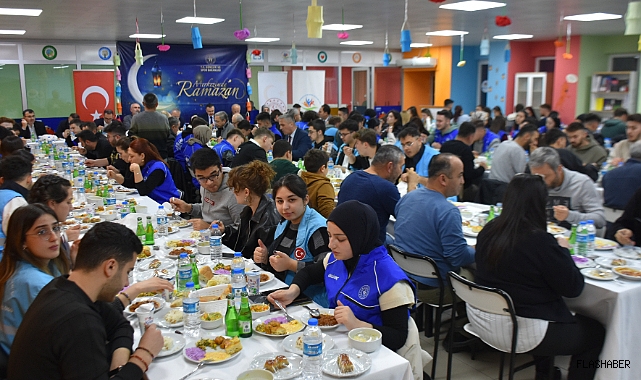 Sinop'ta üniversite öğrencileri iftar programında buluştu