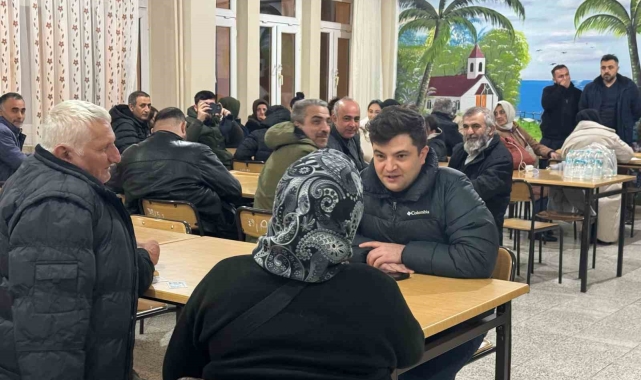 Sivas'ta mahsur kalan yolcular ilçede misafir ediliyor