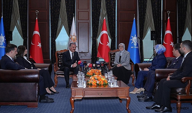 Siyasi partilerde bayramlaşma ziyaretleri