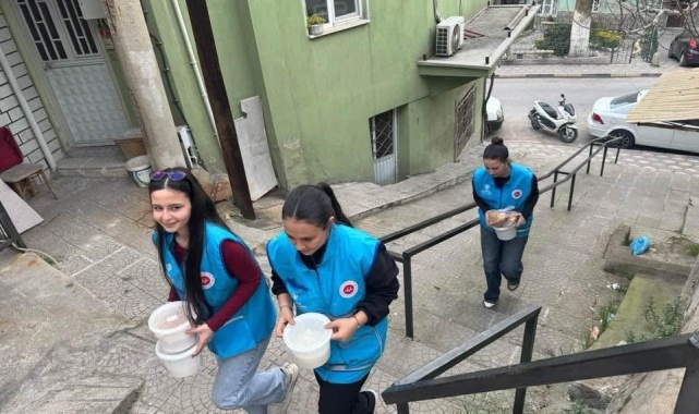 Somalı gençler Ramazan bereketini paylaştı