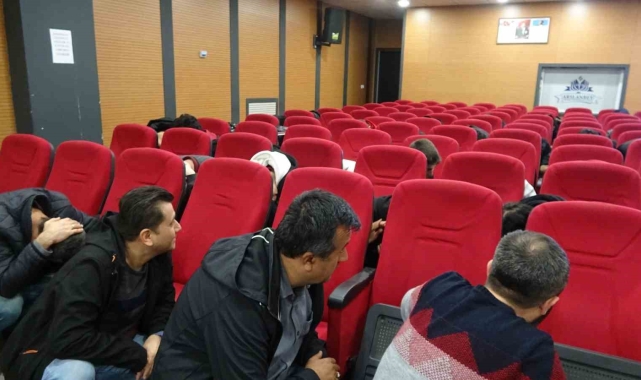 Söyleşi sırasında gerçeği aratmayan deprem tatbikatı