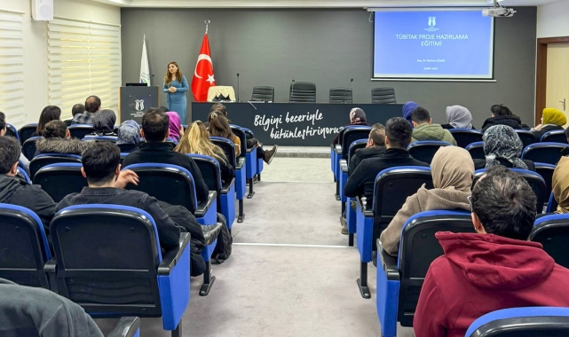 SUBÜ'de akademisyenlere yönelik eğitimler sürüyor