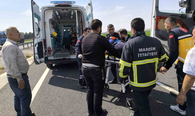 Sürücüsünün kontrolünden çıkan tır bariyerlere çarptı: 1