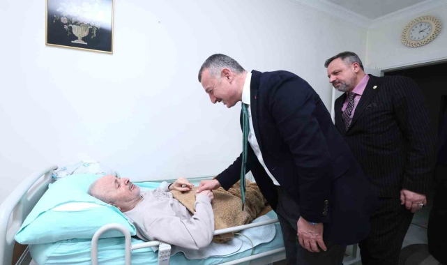 Tahir Büyükakın'dan gönüllere dokunan ziyaret