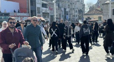 Taksim ve İstiklal Caddesi'nde bayram yoğunluğu