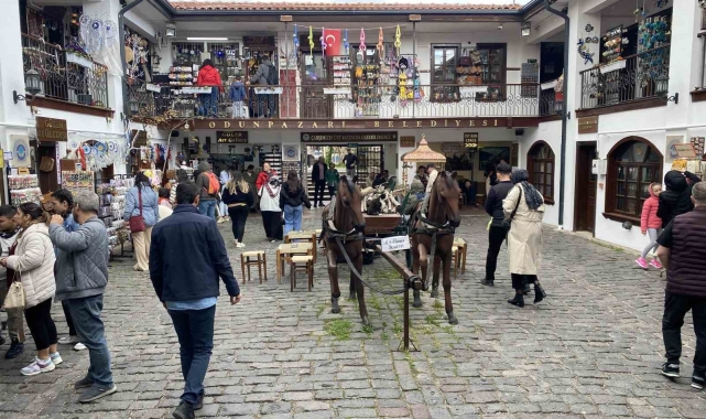 Tarihi Odunpazarı Evleri'nde bayram yoğunluğu