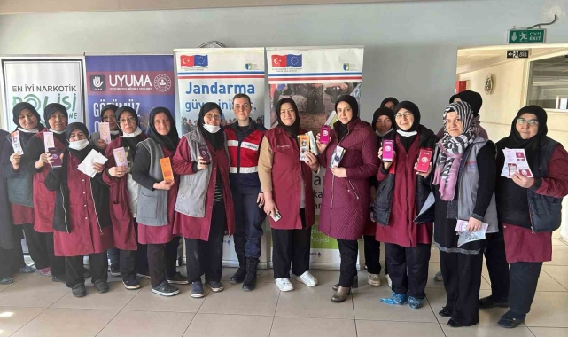 Tavşanlı'da 38 kadın işçiye dijital bağımlılık ve siber zorbalık konularında eğitim