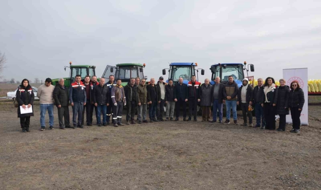 Tekirdağ'da köy merasına gübre atımı gerçekleştirildi