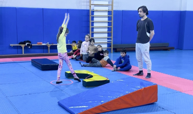 Tepebaşı'nda çocuklar sporla buluşuyor