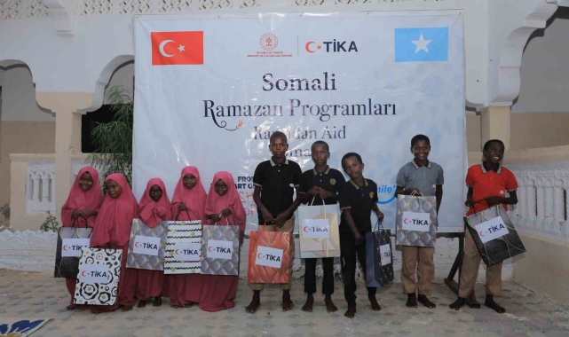 TİKA, Somali'de yetimlerin yüzünü gülümsetti